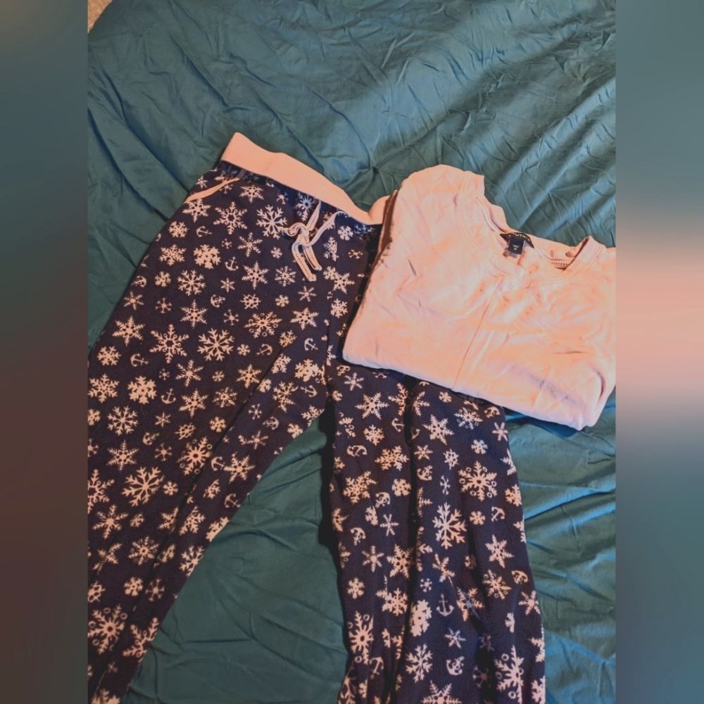 Women's Nautica medium fleece pajamas set medium pink and navy